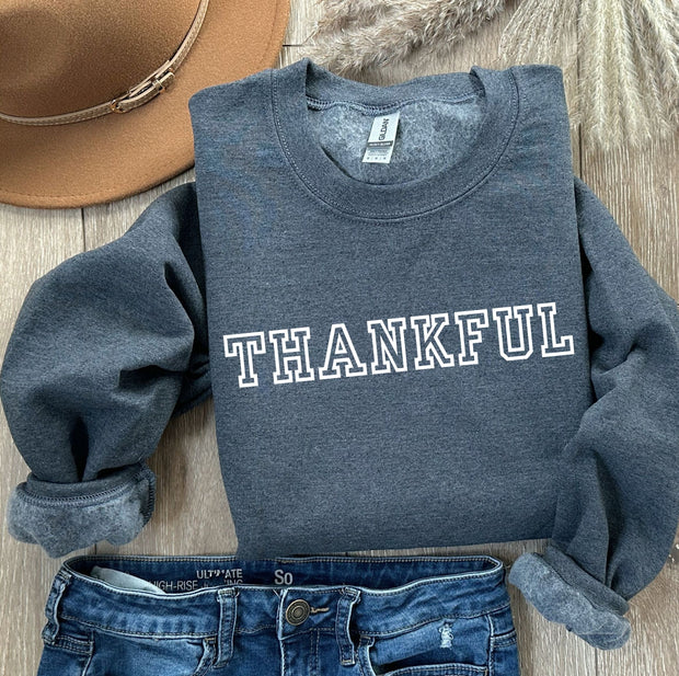 Thankful Women's Graphic Sweatshirt